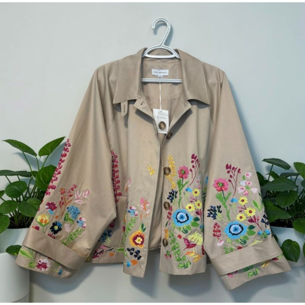 Women’s 2X Beige Floral Embroidered Jacket Button Front